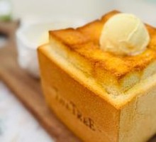 Hokkaido-Style Toast with Ice Cream