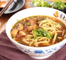 Jinlaisun Stewed Meat Noodles