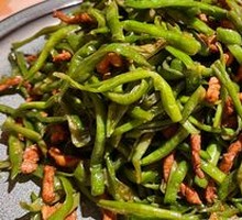Stir-fried shredded pork with fresh green beans