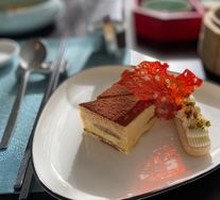 Tiramisu Cake