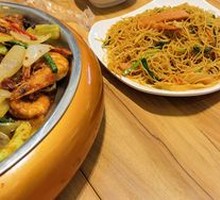 Stir-Fried Rice Noodles