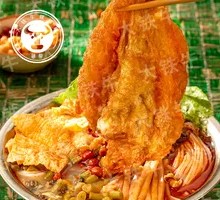 Fried Egg Snail Noodles