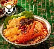 Braised Chicken Feet with Luosifen