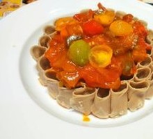 Five-Tomato Sauce over Buckwheat Noodles