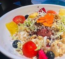 Quinoa Yogurt Blueberry Salad