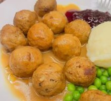 Swedish Meatballs with Mashed Potatoes