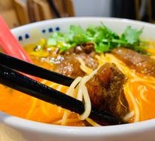 Tomato Herb Soup with Pork Knuckle Noodles