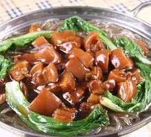 Classic Braised Pork Knife-Cut Noodles
