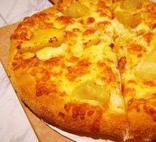 Golden Cat Durian Mango Pizza