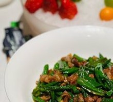 Stir-fried Black Pork with Chili