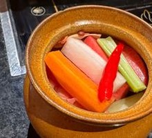 Traditional Jar-Pickled Vegetables