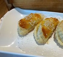 Golden Pillow Durian Pastry
