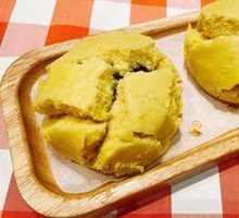 Yellow Steamed Dumplings
