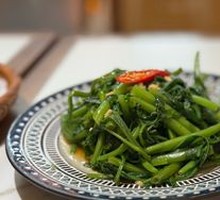 Spicy麻 Sauce Tossed Amaranth