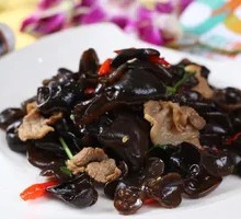 Stir-Fried Black Wood Ear Mushrooms