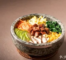 Beef in Sauce Stone Pot Rice