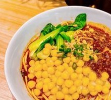 Spicy Pork Sauce Noodles with Peas