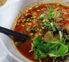 Sichuan-style Pepper Chicken Offal Noodles