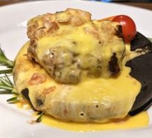 Waterfall Cheese Filet Mignon with Iberian Ham