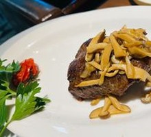 Thick Beef Steak with King Oyster Mushroom