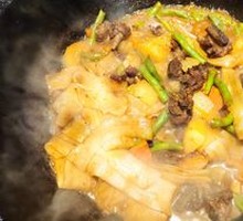 Stewed Pork Ribs in Iron Pot