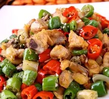 Stir-Fried Chicken with Green and Red Peppers