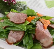 Stir-fried腊肉 with Snow Peas