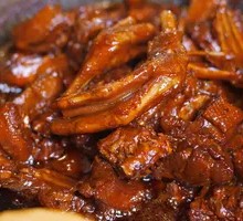 Stewed Goose in Iron Pot
