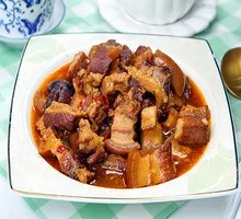 Braised pork with kelp