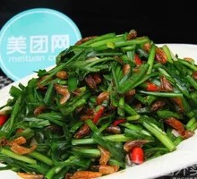 Stir-fried河虾 with leeks