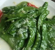 Garlic Stir-Fried Snow Peas