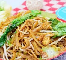 Stir-fried egg and potato noodles