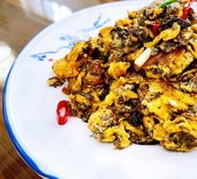 Stir-fried Eggs with Earth Moss