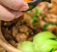 Classic Mushroom Chicken Claypot Rice