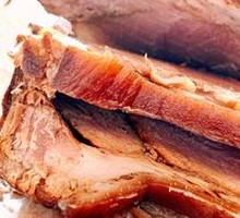 Braised Pork Belly Wrapped in Flatbread