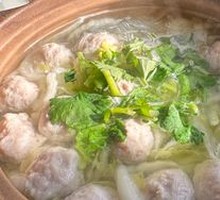 Braised Cabbage with Vermicelli and Meatballs