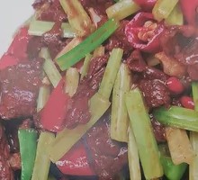 Stir-Fried Beef with Green Peppers