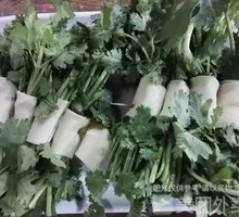 Cilantro-wrapped tofu skin rolls