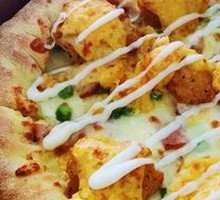 Golden Yolk Chicken Pizza
