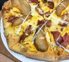American-style Bacon & Potato Pizza