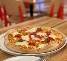 Traditional Margherita Pizza