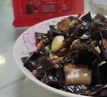 Stir-Fried Black Wood Ear Mushrooms
