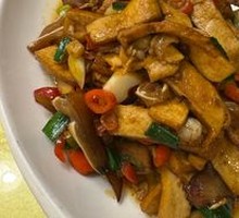 Fried Tofu Skin with Pig Ear Tips