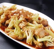 Stir-Fried Organic Cauliflower with Meat