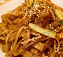 Dry-Fried Beef Rice Noodles