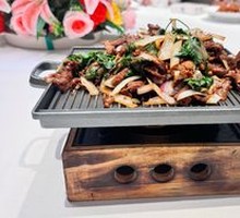 Beijing-style Grilled Meat on Iron Skillet
