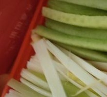 Bamboo Shoots with Green Onion Strips