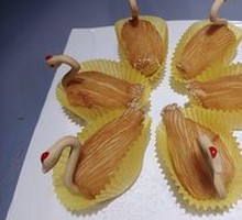 Swan Durian Pastry