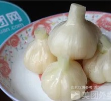 Sweet Pickled Garlic