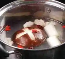 Mountain Spring Clear Soup Pot